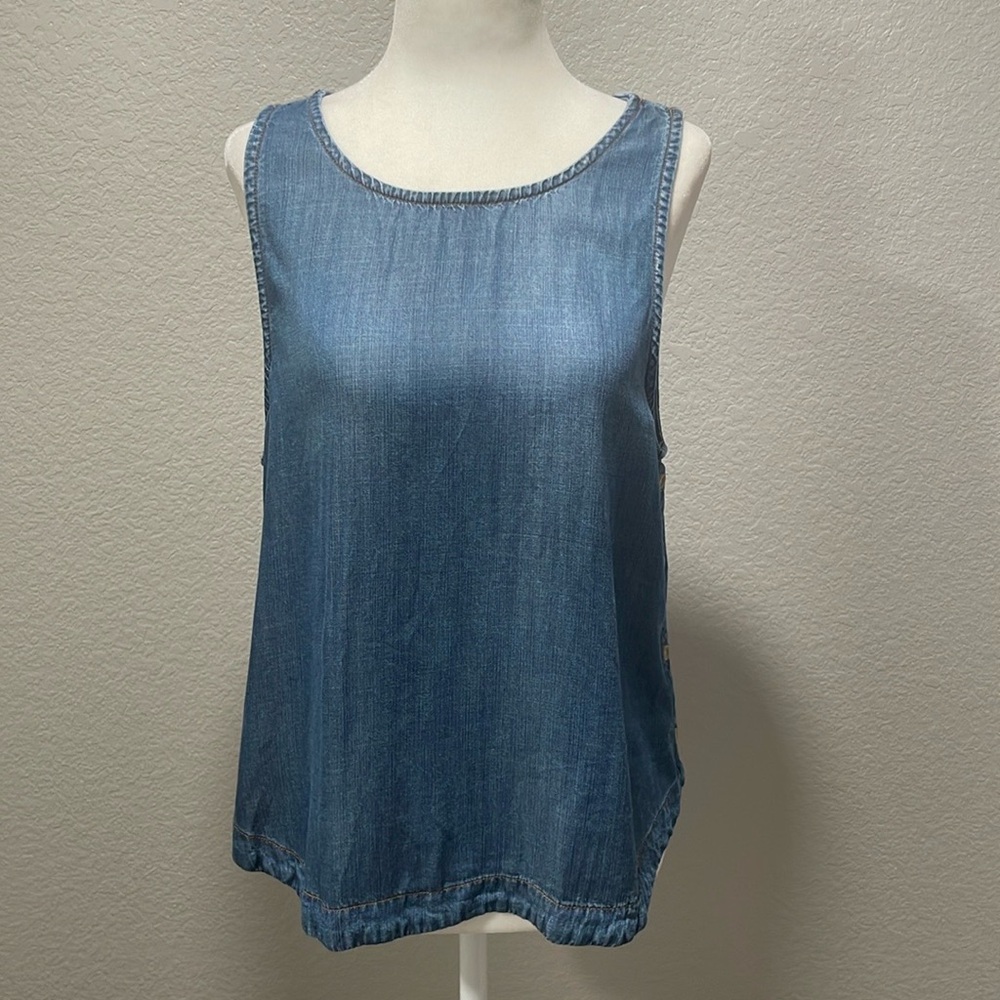 Cloth & Stone soft denim color fabric by Anthropologie. Faux side buttons Size M